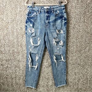 KanCan Jeans Women’s 28 Collie High Rise Distressed Denim Mom with Frayed Hem